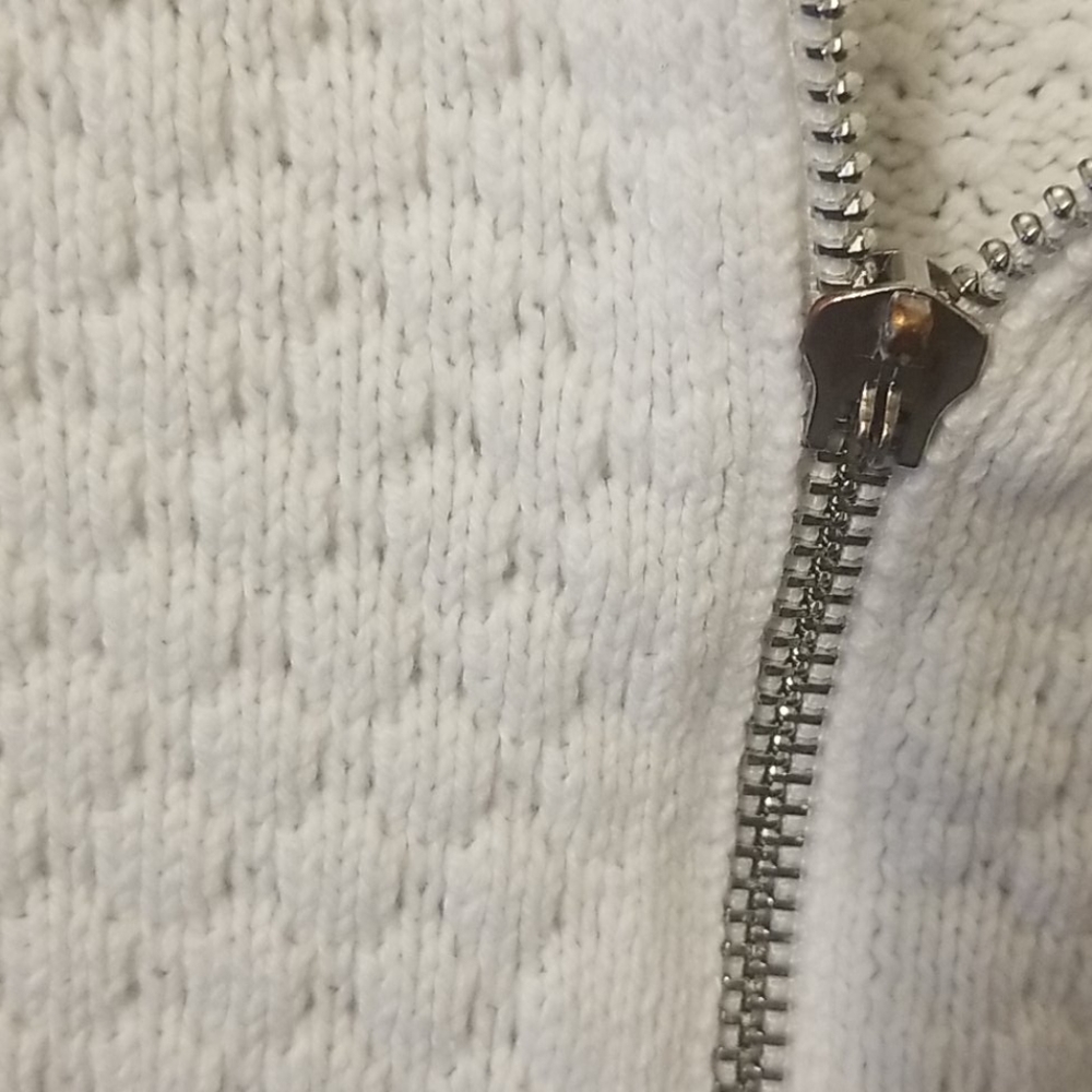 Sweater - Picture 4 of 4